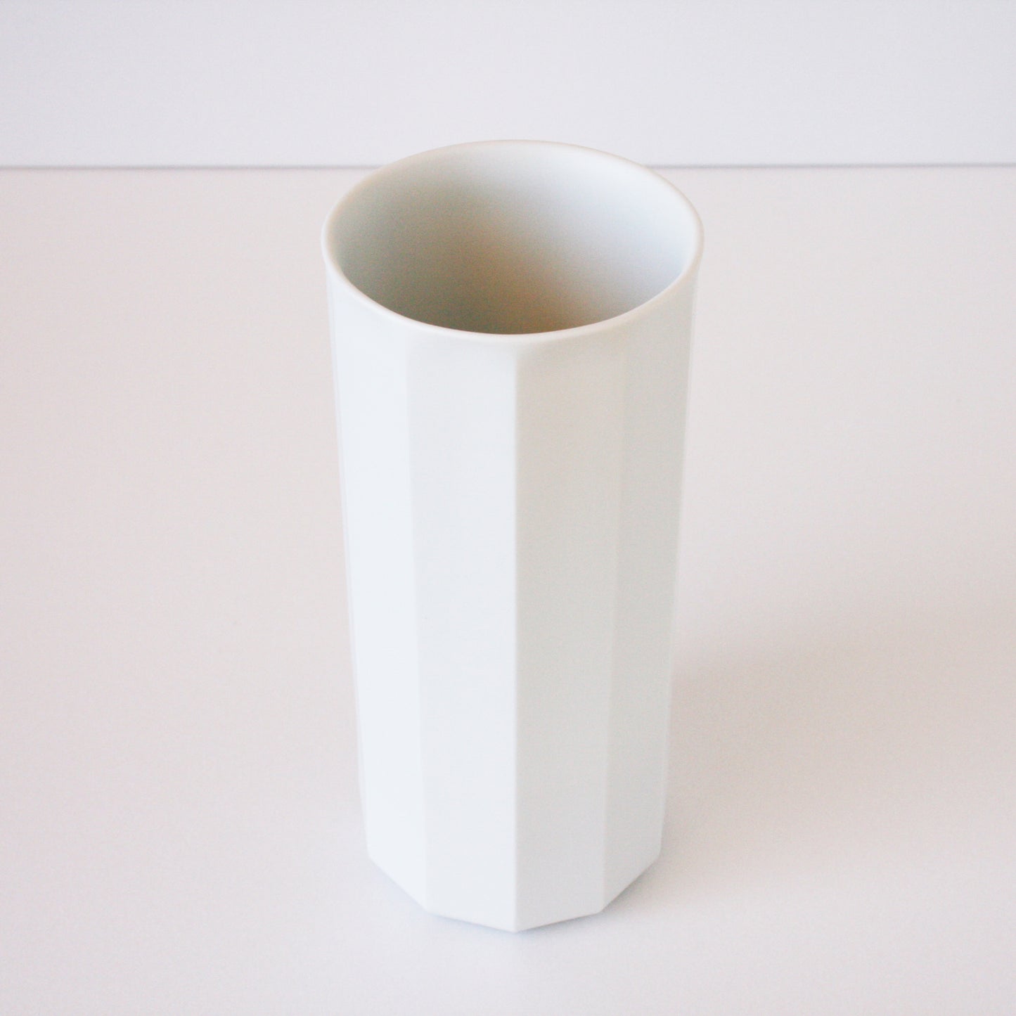 フラワーベースL/白い花器/SDGsな雑貨/人気の日用品